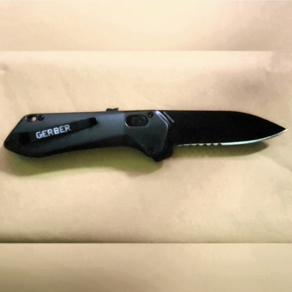 Gerber Gear Highbrow Compact, serrated spring assisted EDC. - Picture 6 of 8